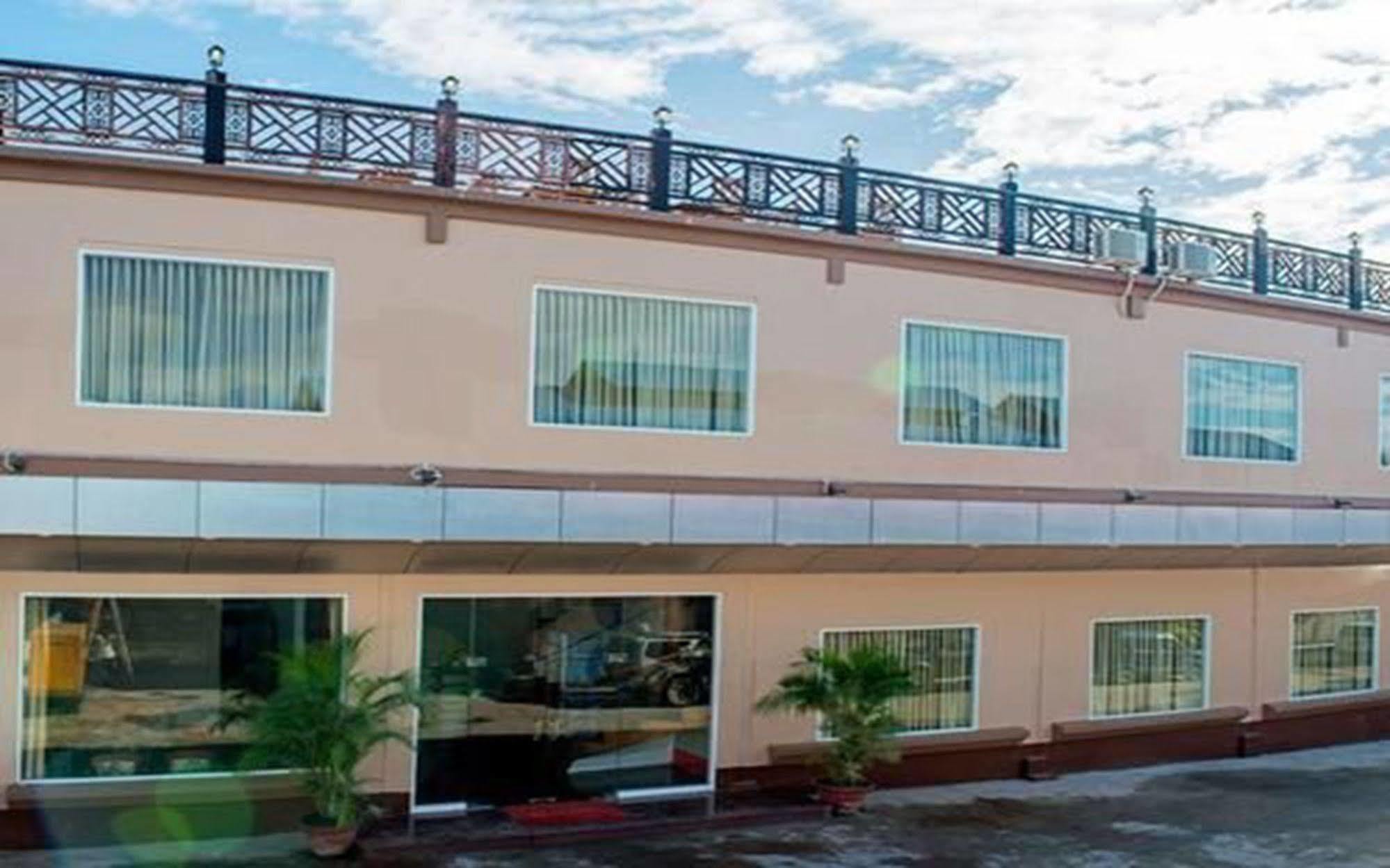 Aung Tha Pyay Hotel 3 Янгон Екстериор снимка