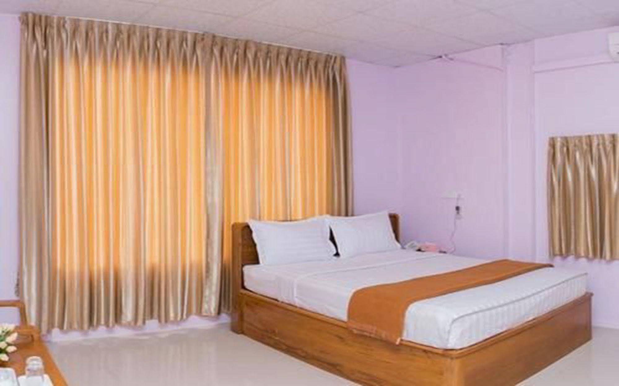 Aung Tha Pyay Hotel 3 Янгон Екстериор снимка