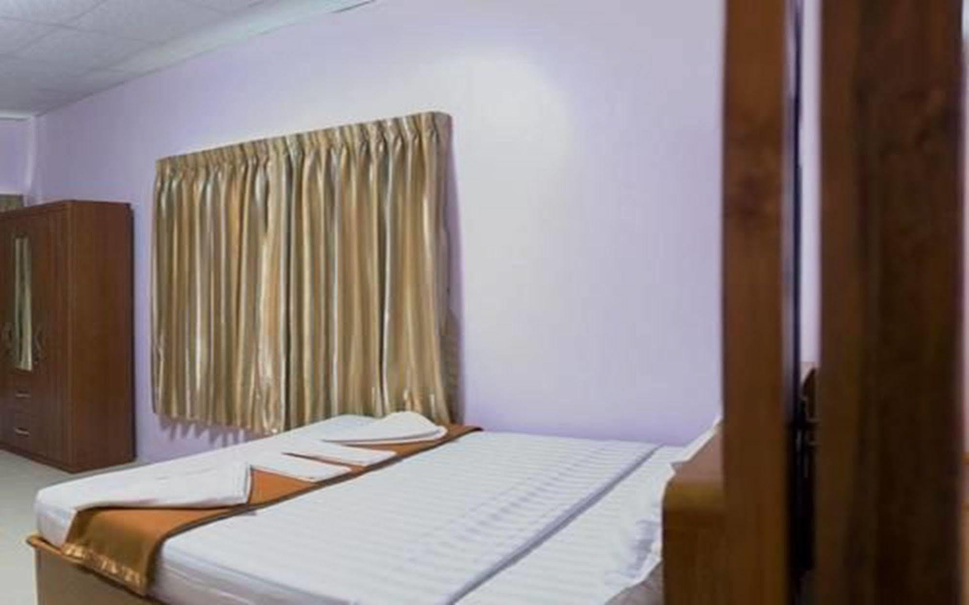 Aung Tha Pyay Hotel 3 Янгон Екстериор снимка