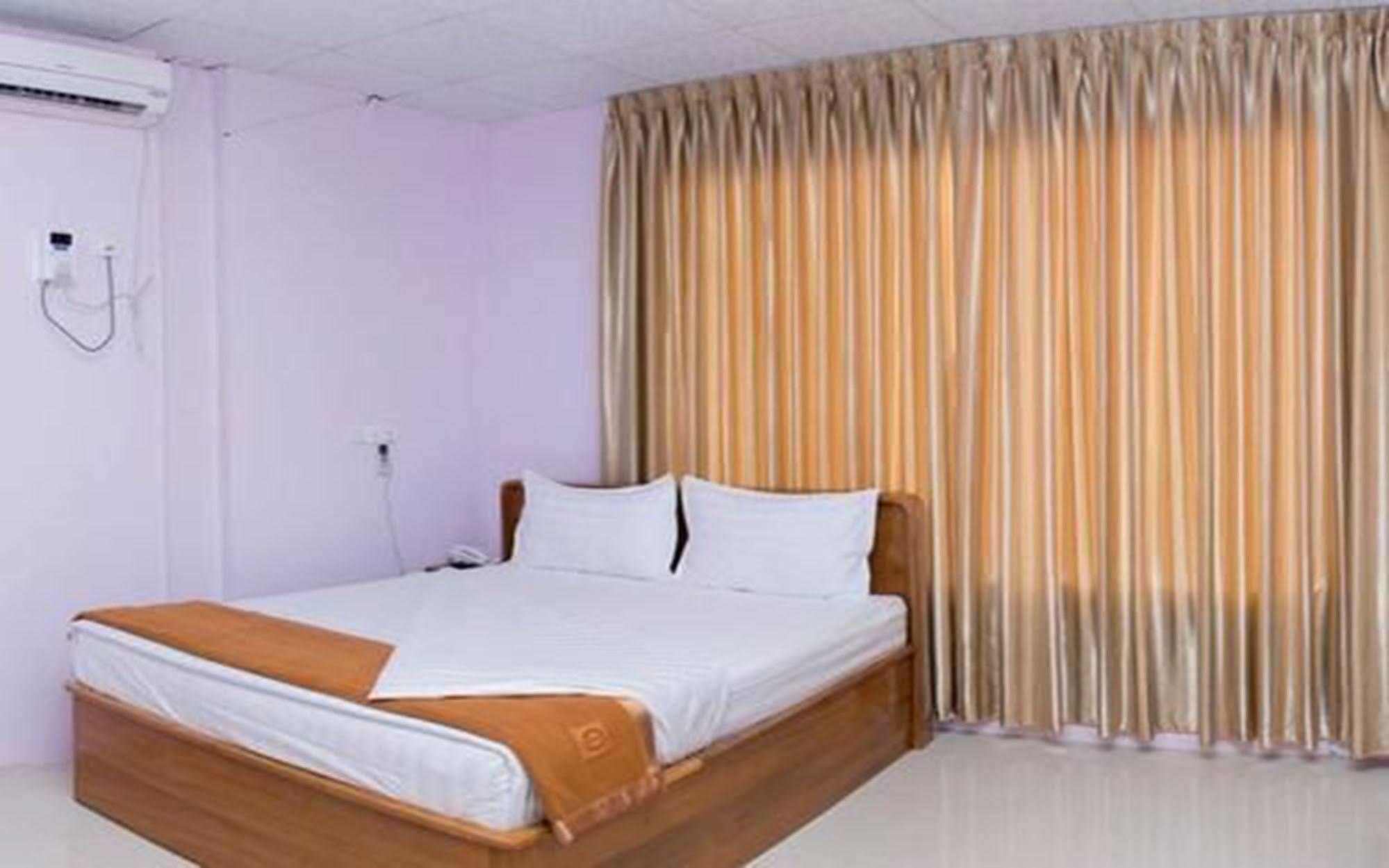 Aung Tha Pyay Hotel 3 Янгон Екстериор снимка