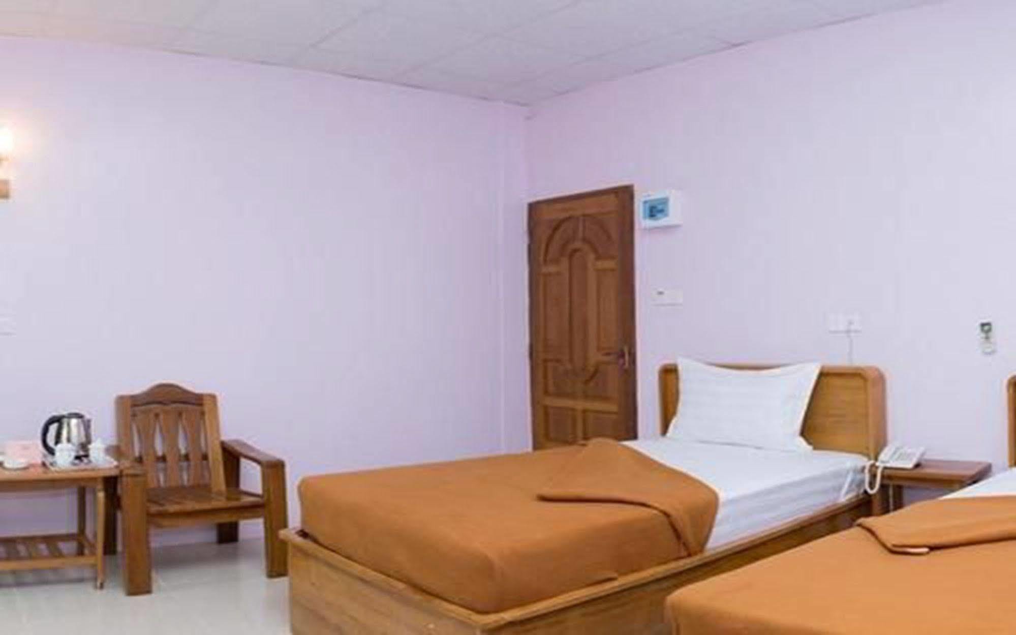 Aung Tha Pyay Hotel 3 Янгон Екстериор снимка