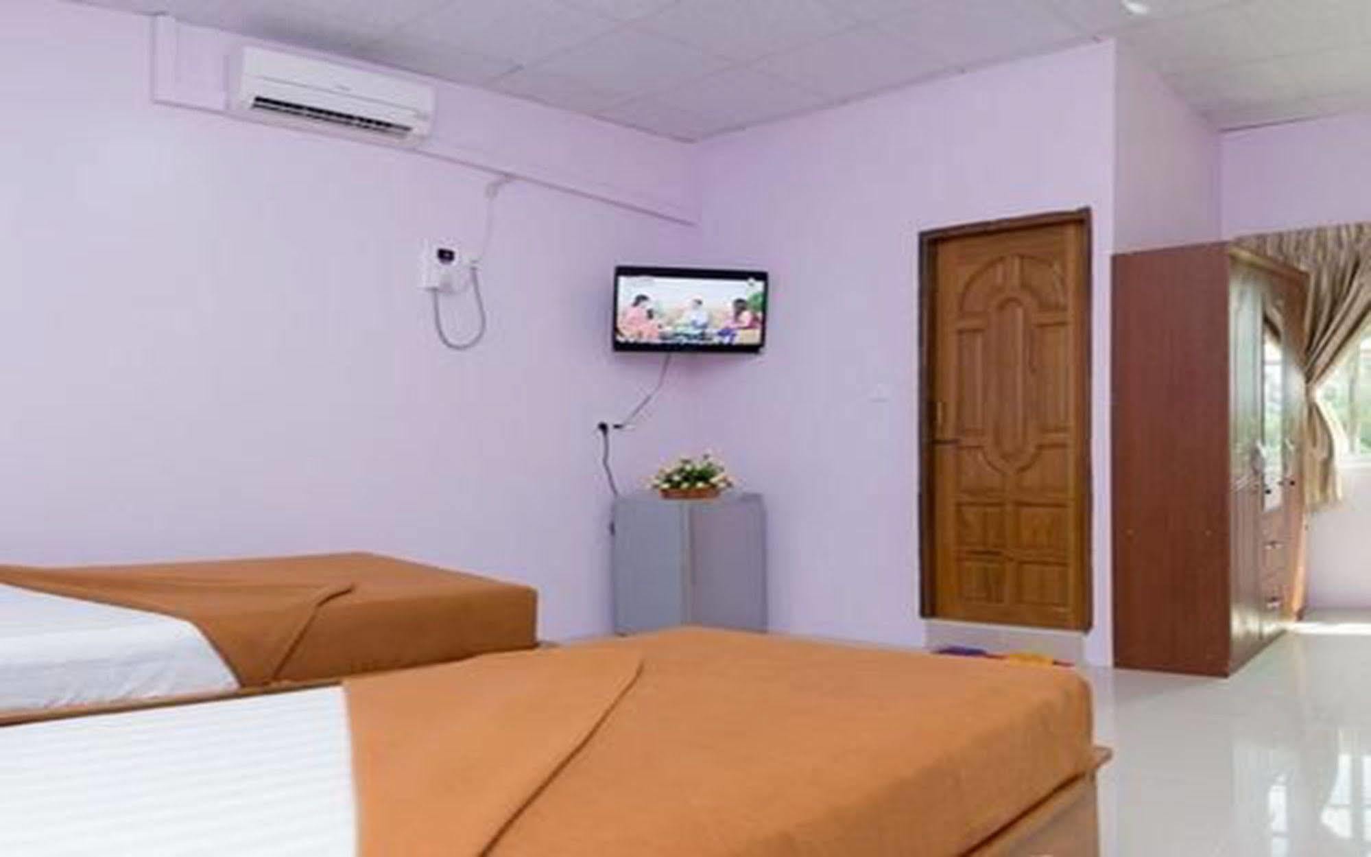 Aung Tha Pyay Hotel 3 Янгон Екстериор снимка