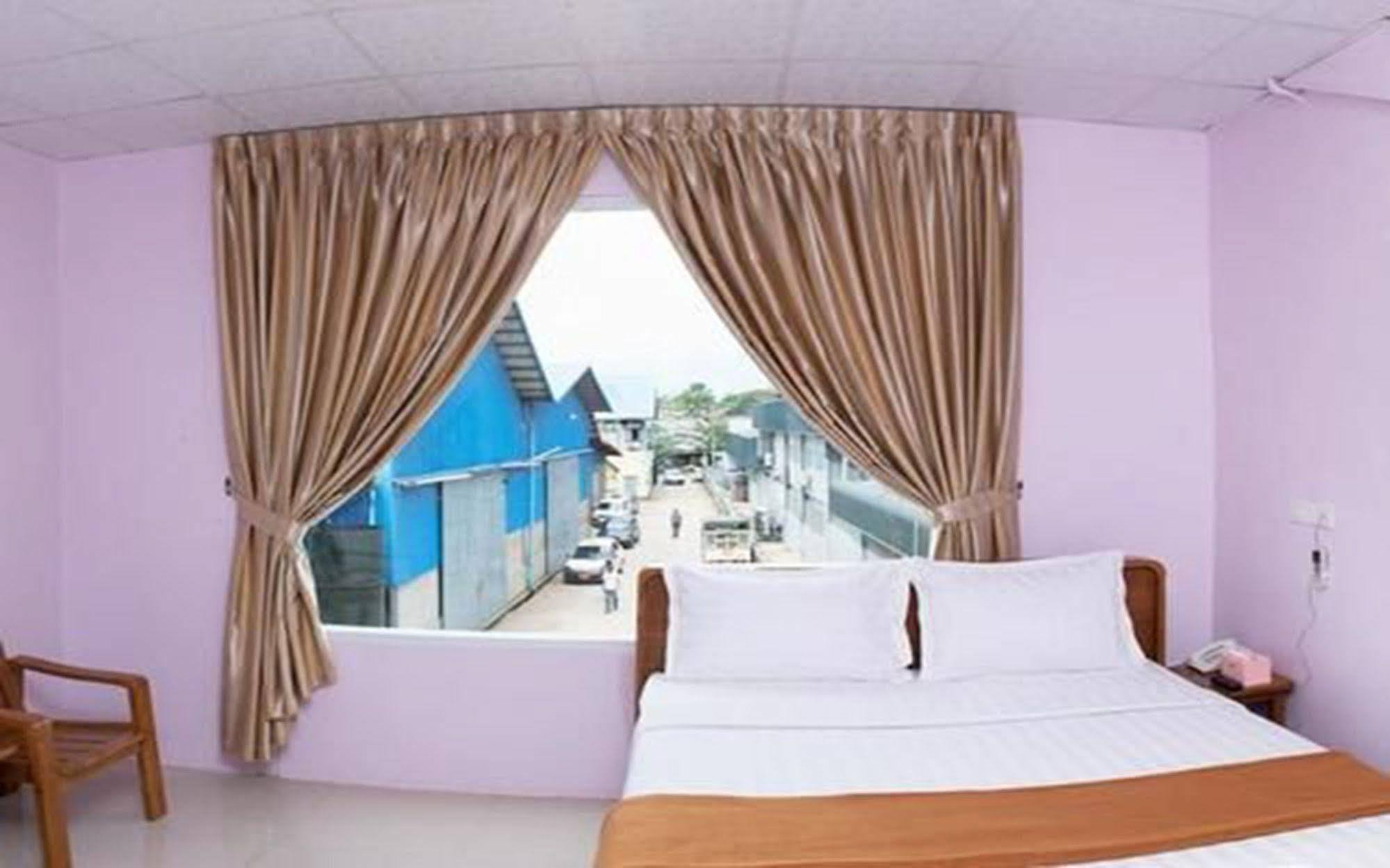 Aung Tha Pyay Hotel 3 Янгон Екстериор снимка